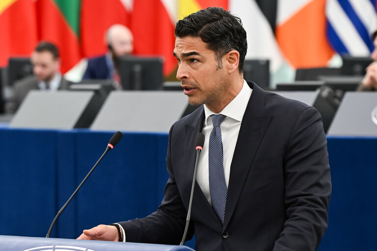 Ο Νίκος Αναδιώτης καταπέλτης στην Ολομέλεια του Στρασβούργου για την ακρίβεια στα τρόφιμα